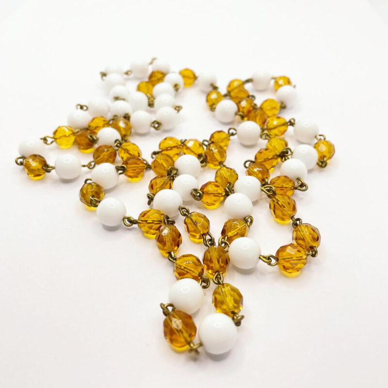 Collana da portare lunga e a doppio giro, con cristalli di boemia vintage color bianco e ambra
